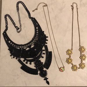 💥DONATING SOON💥 Jewelry statement necklace